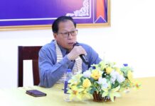 ឯកឧត្តម សរ គឹមសាន្ត អគ្គលេខាធិការអាជ្ញាធរទន្លេសាប ចុះពិនិត្យសុពលភាពបាញ់ថ្នាំ និងបង់លេខសម្គាល់បង្គោលកំណត់ព្រំដីតំបន់៣ខេត្តពោធិ៍សាត់