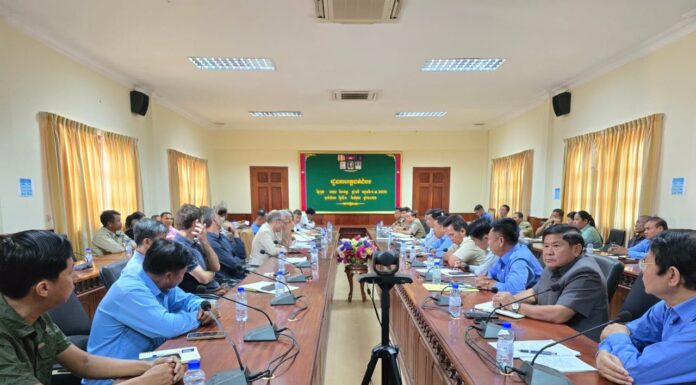 ឯកឧត្តម លឹម ពុយ អនុប្រធានអាជ្ញាធរទន្លេសាប និងជាប្រធានក្រុមការងារគម្រោងការគ្រប់គ្រងធនធានទឹកចម្រុះនៃអាងស្ទឹងសែន បានអញ្ជើញទទួល និងដឹកនាំគណៈប្រតិភូបារាំងគណៈកម្មាធិការតំបន់ខាងត្បូងនៃប្រទេសបារាំង AUDE និងសហការីក្នុងគោលបំណងកិច្ចសហប្រតិបត្តិការផ្តល់ជំនួយឥតចំណងលើបញ្ហាទឹក និងការស្តារឡើងវិញព្រៃលិចទឹក នៃបឹងទន្លេសាប ជាមួយអាជ្ញាធរទន្លេសាប