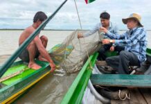 លោក ណៅ ណាតា អនុប្រធាននាយកដ្ឋានត្រួតពិនិត្យការធ្វើអាជីវកម្ម និងអភិរក្ស បានបន្តចុះសិក្សាស្រាវជ្រាវ តាមដានវាយតម្លៃពីបរិមាណផលចាប់ធនធានត្រី និងជីវចម្រុះគ្រប់ប្រភេទ ក្នុងខេត្តពោធិ៍សាត់