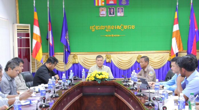 ឯកឧត្តម ជា សុខនី អគ្គលេខាធិការរងបានដឹកនាំមន្ត្រីក្រុមការងារបច្ចេកទេសបន្តចុះពិនិត្យទីតាំងដីដែលរងការទន្ទ្រាននាពេលកន្លងមក និងផ្ទៃដីព្រៃរេចរិល ដើម្បីផ្ទៀងផ្ទាត់ជាមួយផែនការដាំស្តារព្រៃលិចទឹកឡើងវិញ