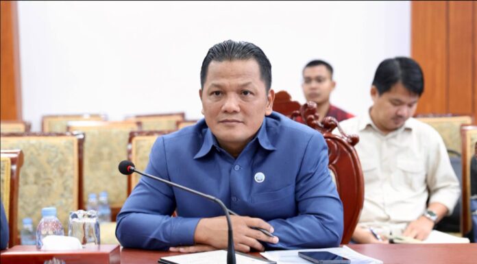 ឯកឧត្តម ហ៊ែល តូនី អនុប្រធានក្តាប់រួមអាជ្ញាធរទន្លេសាប បានដឹកនាំកិច្ចប្រជុំពិភាក្សាកិច្ចដំណើរការអនុវត្ត និងរចនាសម្ព័ន្ធគ្រប់គ្រងរបស់អតីតសមាគមសហគមន៍ទេសចរណ៍វប្បធម៌ធម្មជាតិបឹងពារាំង និងសហគមន៍នេសាទចុងឃ្នៀស