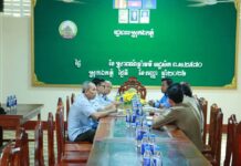 មន្ត្រីនាយកដ្ឋាននីតិកម្ម និងផ្សព្វផ្សាយ បានបន្តចុះអនុវត្តសកម្មភាពតាមដាន ត្រួតពិនិត្យ និងចូលរួមសម្របសម្រួលវិវាទទំនាស់អត្ថប្រយោជន៍ពីការប្រើប្រាស់ដីធ្លី និងធនធានធម្មជាតិ នៅតំបន់ទន្លេសាប ខេត្តបាត់ដំបង